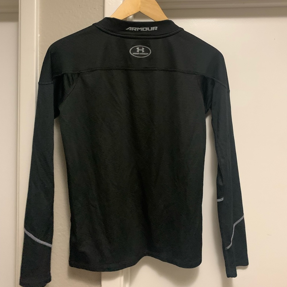 Nice under armor cool gear shirt